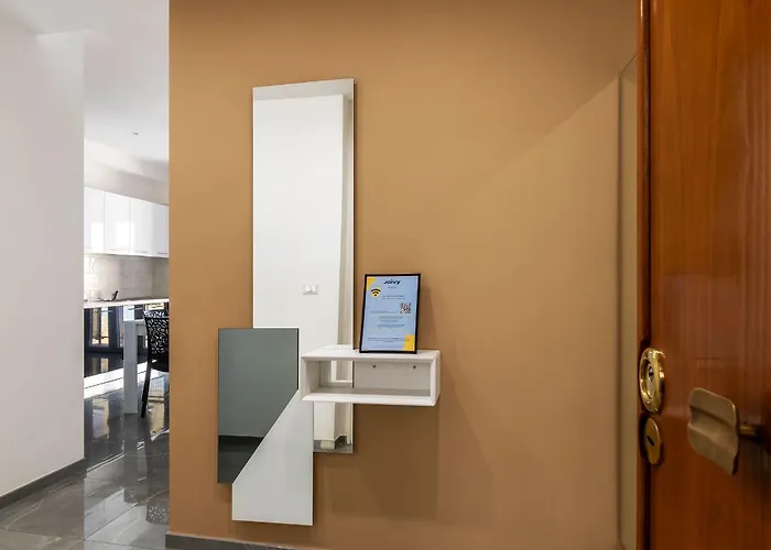 Apartment Joivy Delightful 3-bed Flat With Balcony Rom