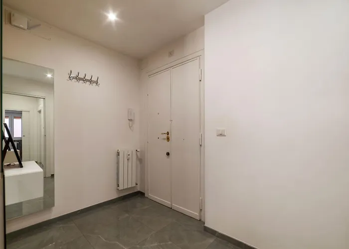 Joivy Delightful 3-bed Flat With Balcony