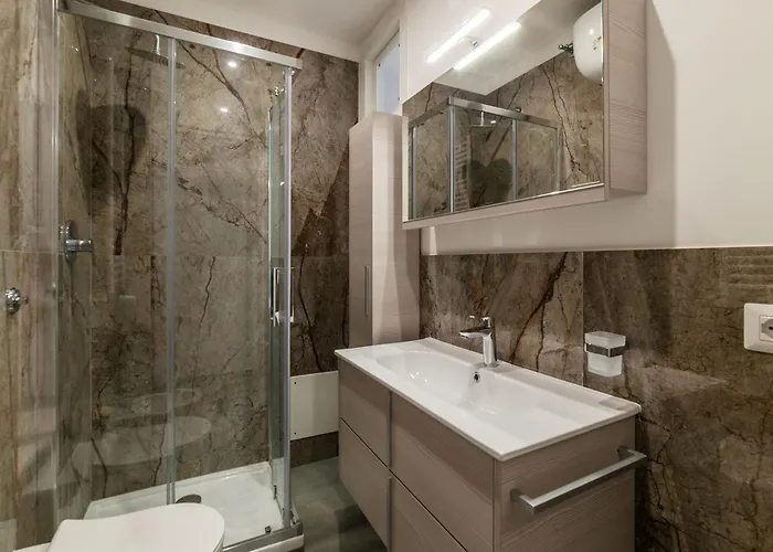 Joivy Delightful 3-bed Flat With Balcony Apartment Rom