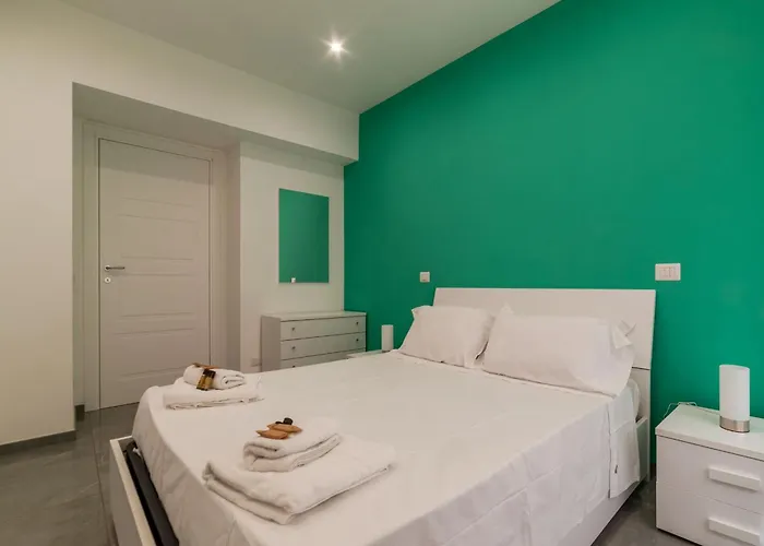 Joivy Delightful 3-bed Flat With Balcony Rom