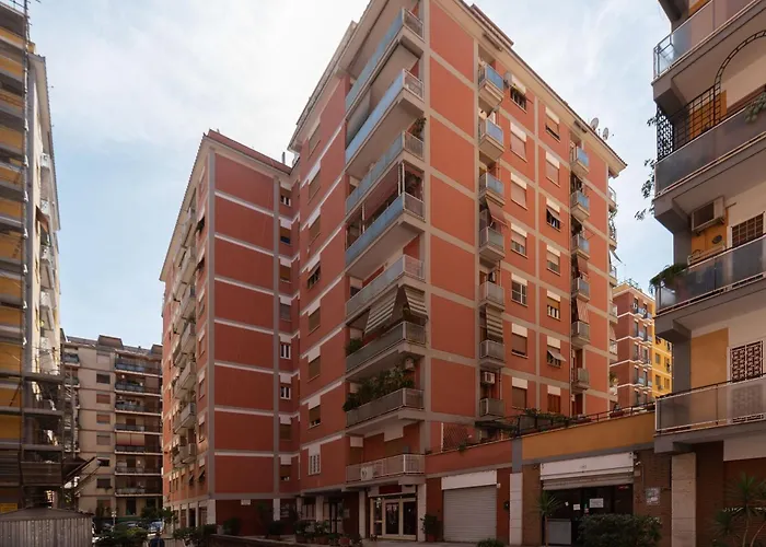 Apartment Joivy Delightful 3-bed Flat With Balcony Rom